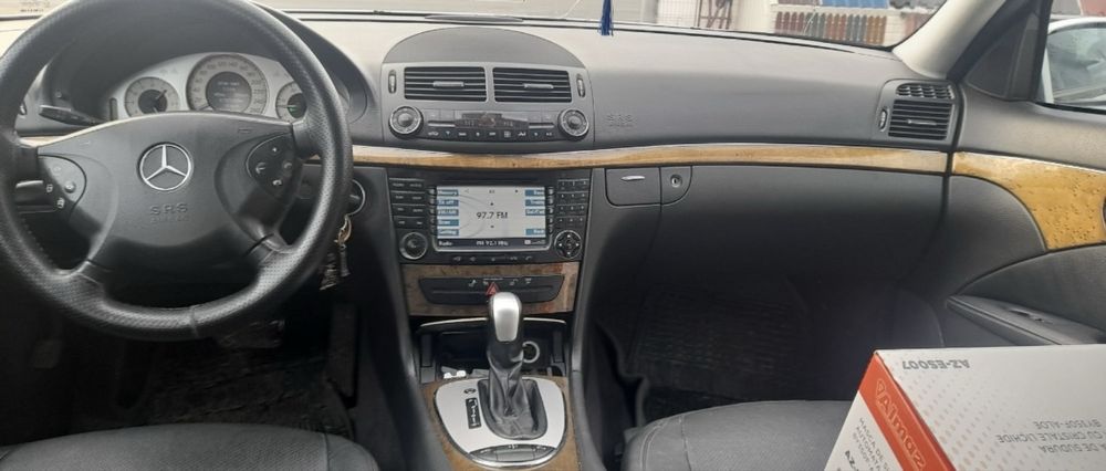MERCEDES-BENZ E-Class 0 — imagine 3