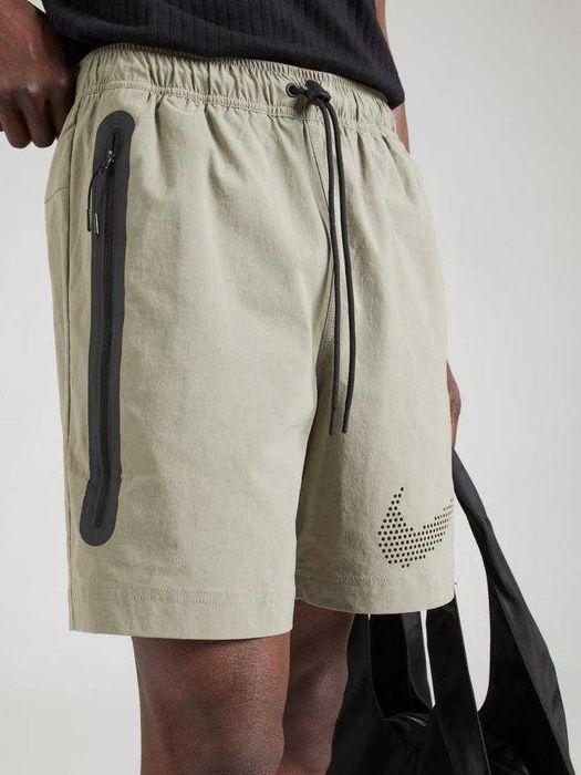 Оригинални шорти Nike Sportswear Regular Pants in Olive