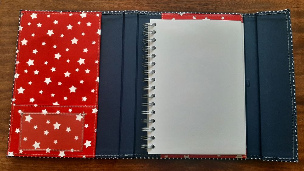 Тефтери, планери, читателски дневник