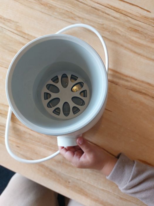 Уред за топлене на бебешки бутилки, пюрета и др