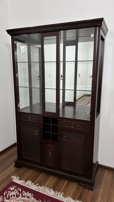 Продается сервант