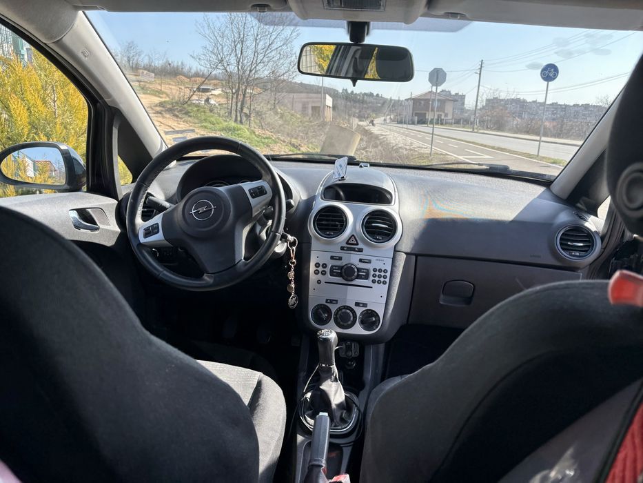 OPEL CORSA 2012г. газ/бензин