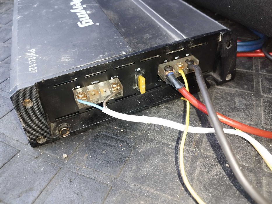 Subwoofer / tub de bass Magnat Power Bull 600 Wati