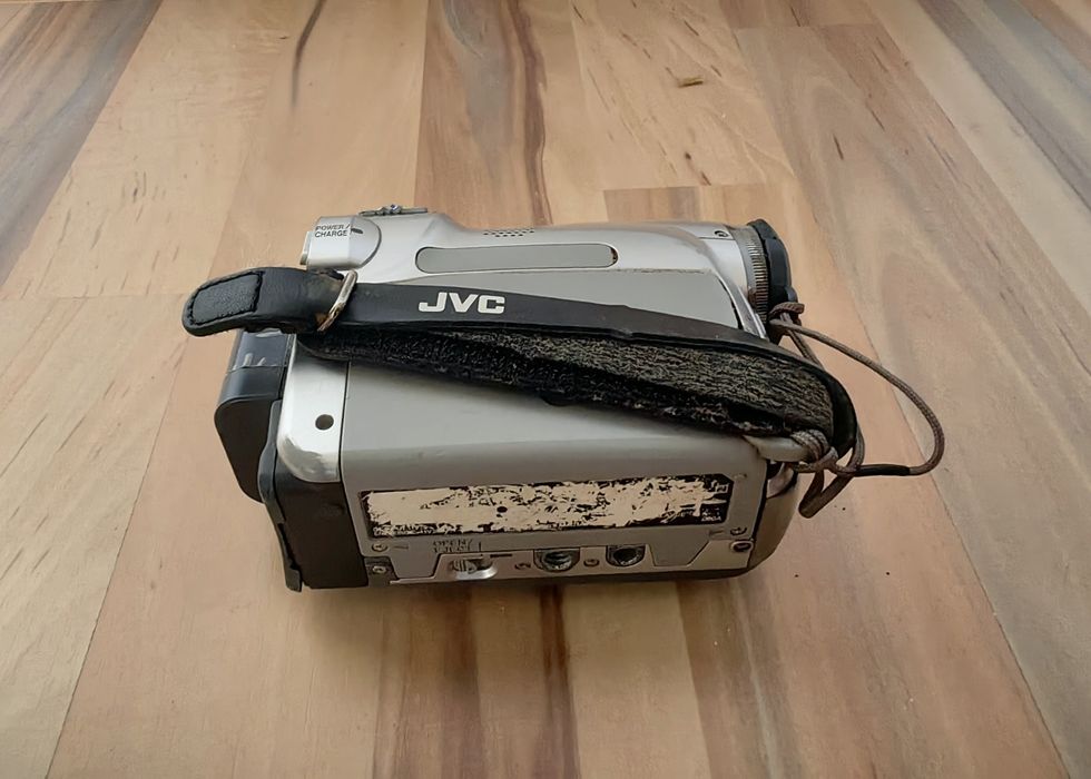 Cameră video JVC GR-D250U Mini DV retro