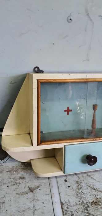 Ретро    аптечка