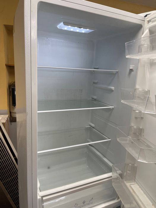 Хладилник arielli