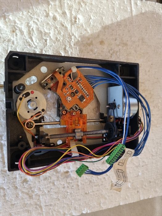 Laser Optic JVC original pt CD Player. Impecabil.