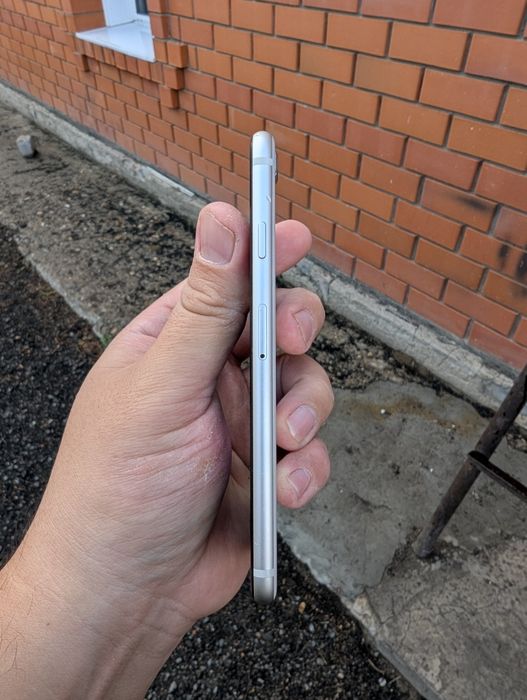 iPhone se 3 128gb white