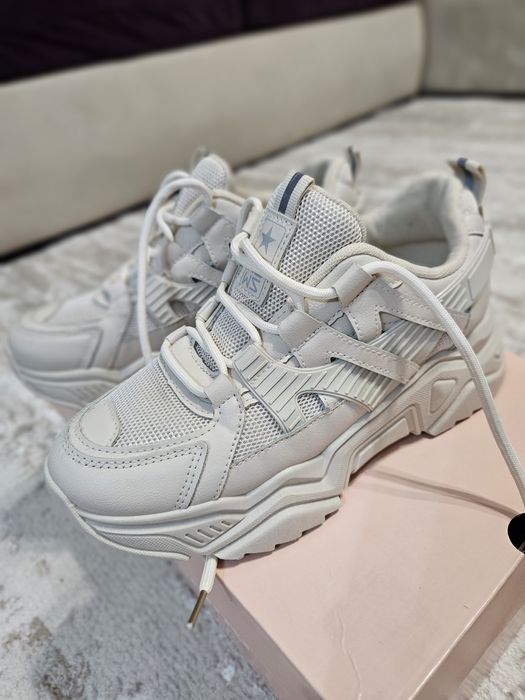 Adidași / pantofi sport News damă –mărimea 37 (23.5 cm)