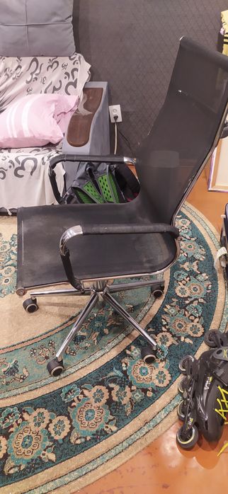 Кресло для работы за компьютером