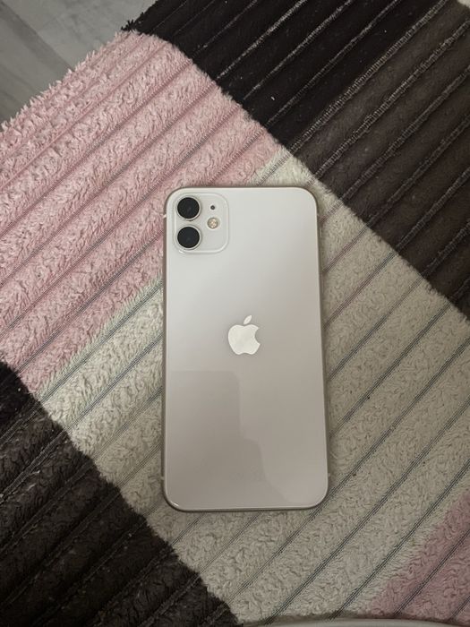 Vand iphone 11 simplu @