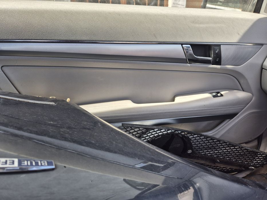 На части кабриолет W207 Mercedes 350CDI