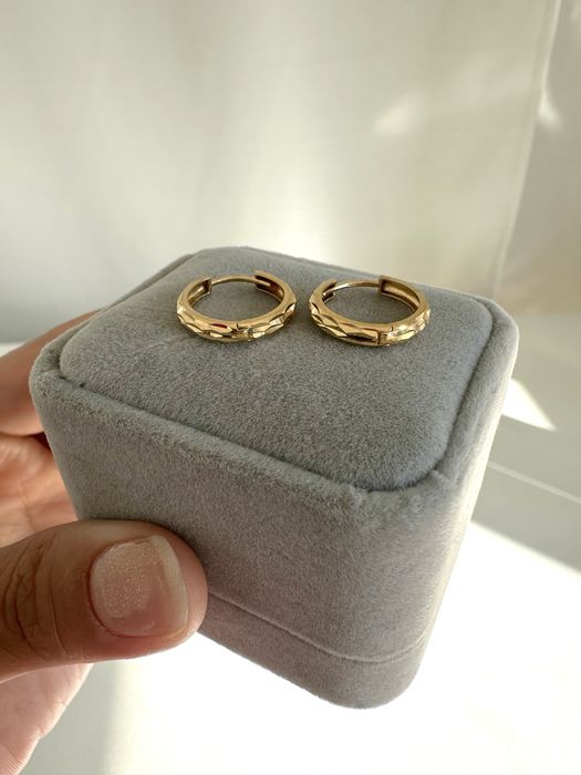 Золотые серьги 750