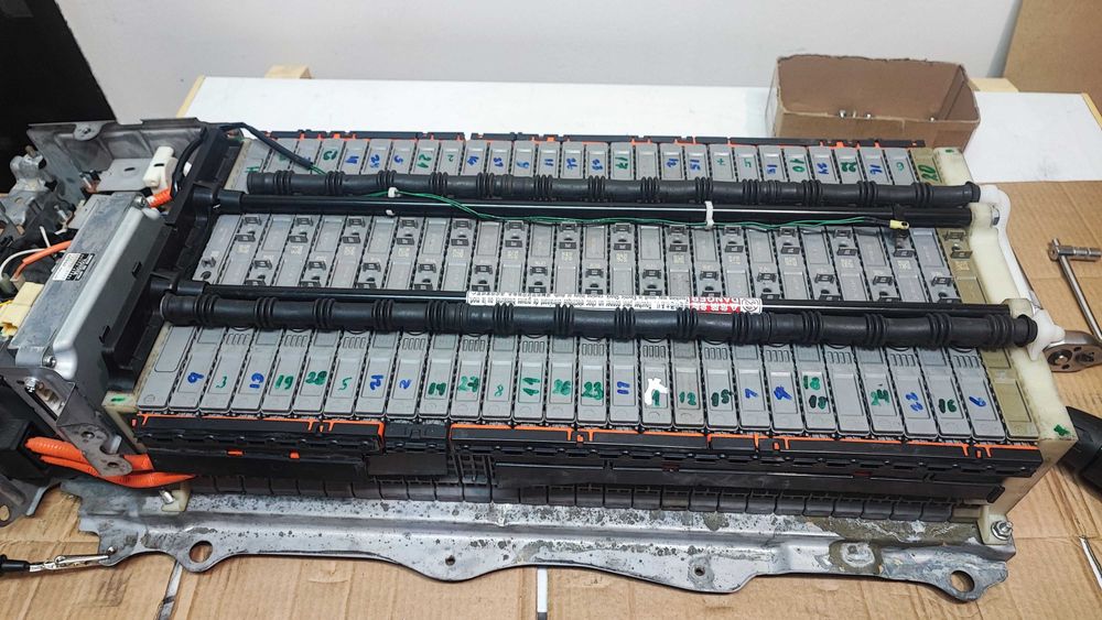 Ремонт и баланс на хибридни батерии Тойота Приус, Аурис, Ярис