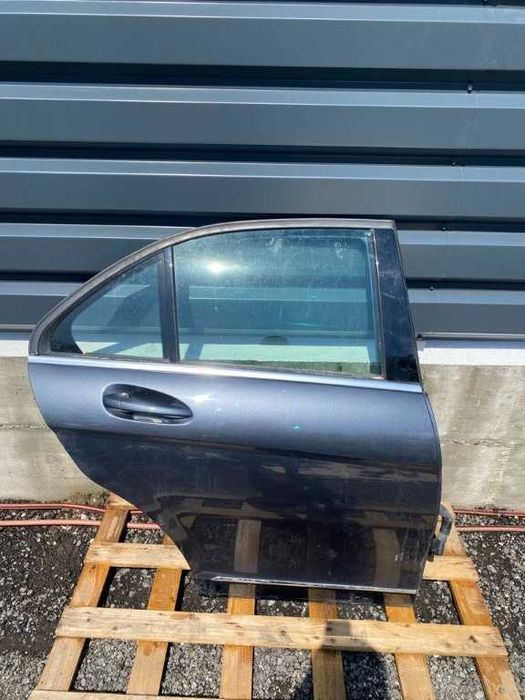 Usa stanga dreapta spate berlina mercedes c class w204 berlina culori