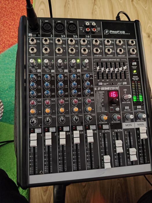 Mixer analogic Mackie ProFx8