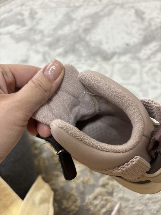 Утепленные кроссовки .