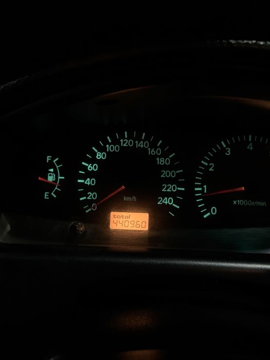 Toyota avensis 2001