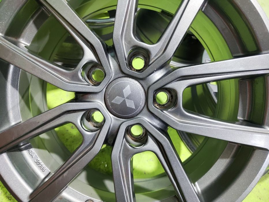 16 5x114.3 Mitsubishi лети джанти 5х114.3