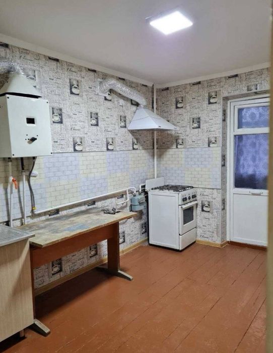 Продаю свою 1комн кв в Чирчике (сзади магащина Весна) 2 этаж