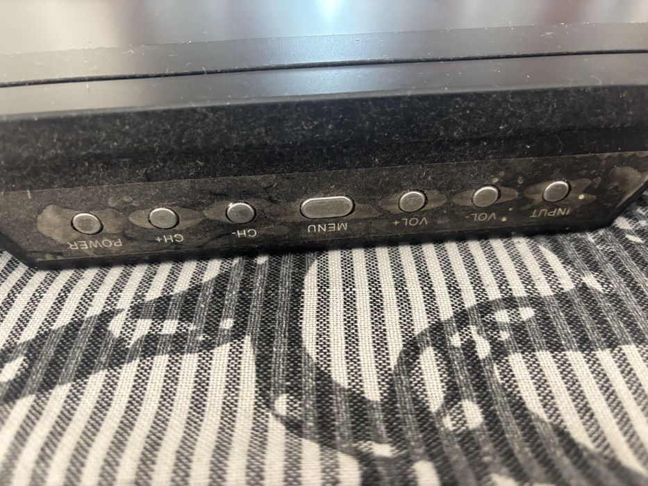 Телевизор 52 на 36 м