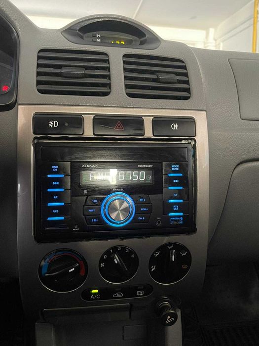 Kia Rio 2004 1.5 Benzina