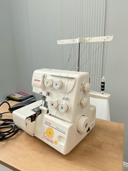 Оверлок Janome 7034D