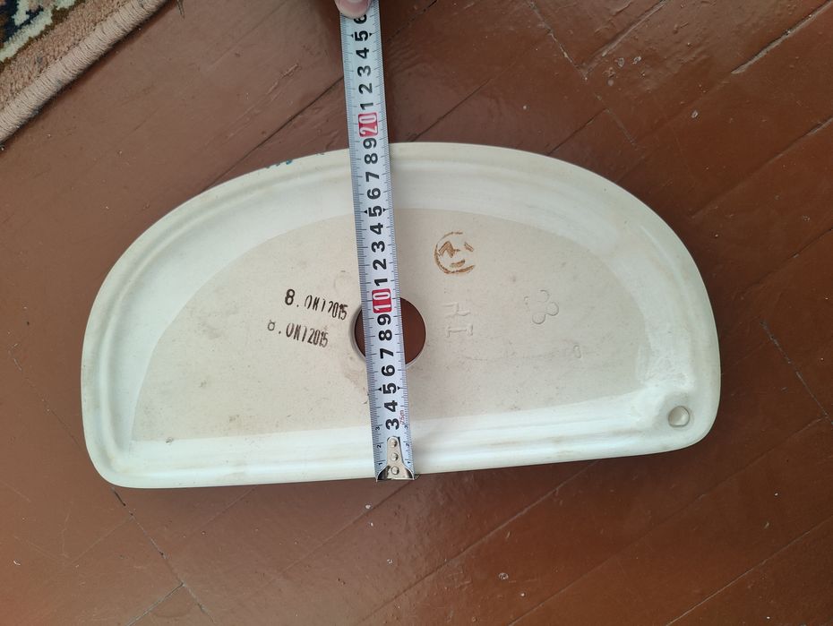 Крышка бачка унитаза