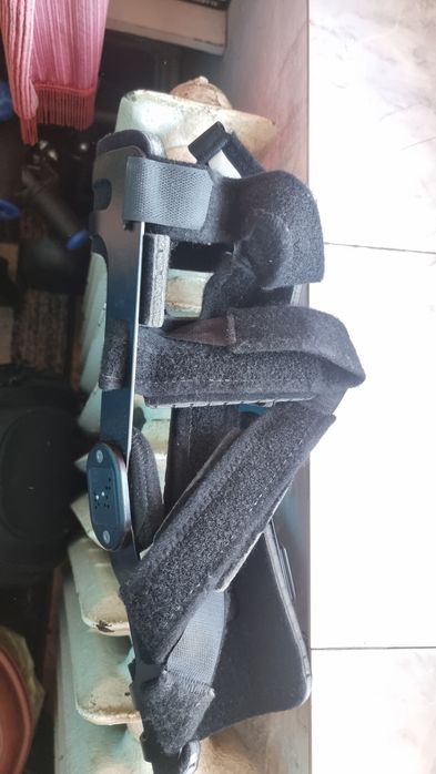 Orteza reglabilă genunchi