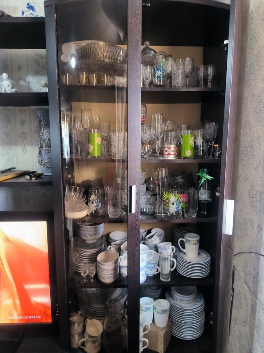 Горка темное дерево