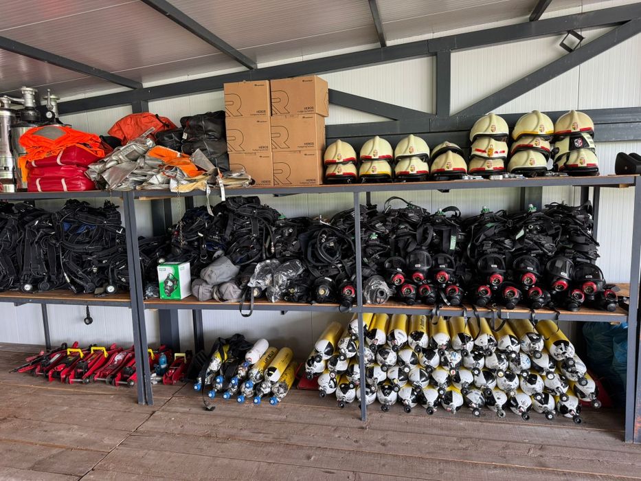 Accesori pompieri Aparate respirat buteli costume casca masca Germania