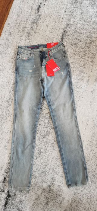 Чисто нови дънки DIESEL