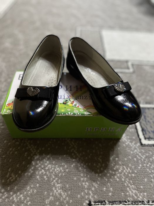 Туфельки на девочку школьные