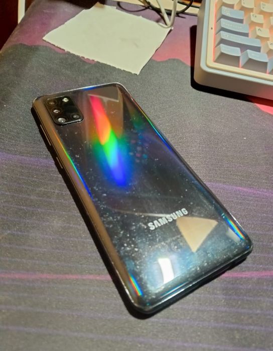 Samsung A31 телефон