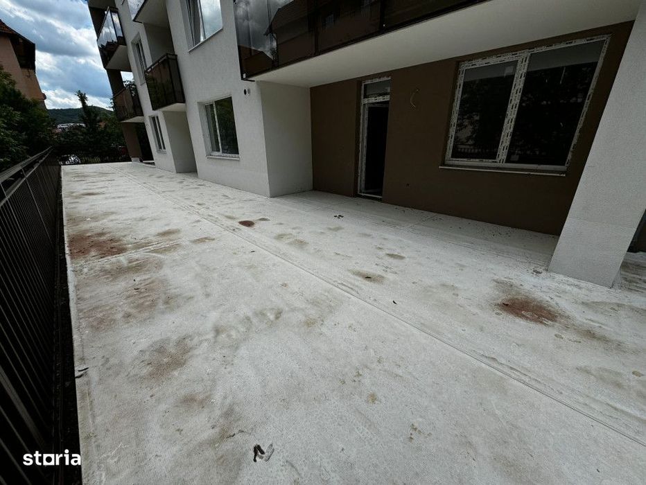Apartament de 3 camere Finisat 63,80 mp, terasa 73.5 mp, zona Muzeul A — fotografia 1