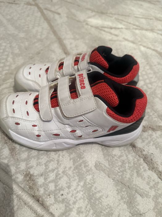 Продам обувь кроссовки