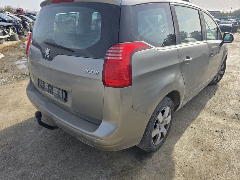 Dezmembrez Peugeot 5008 1.6hdi