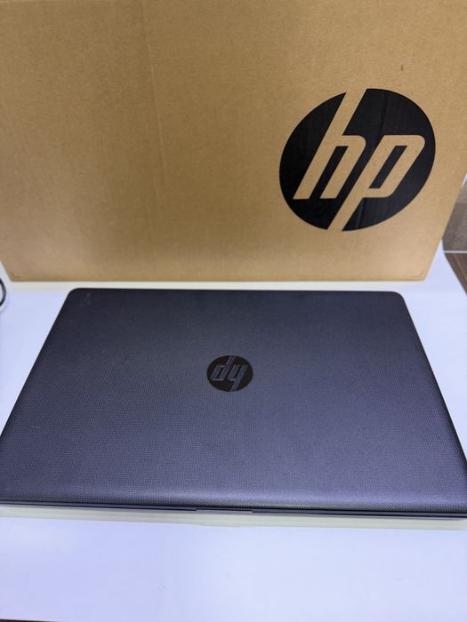 Ноутбук HP 15-bs003ur