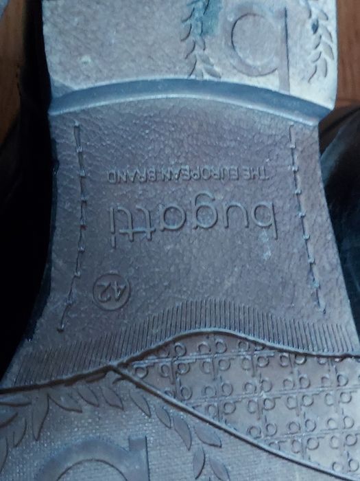 Pantofi piele marca BUGATTI, m. 42 și 43