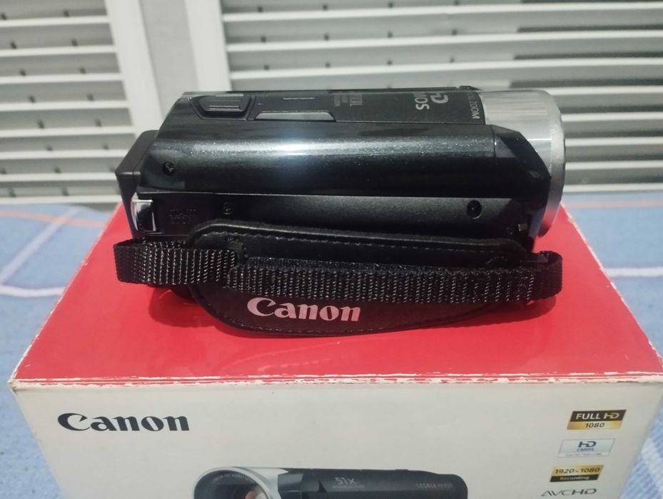 Canon legria HF R37