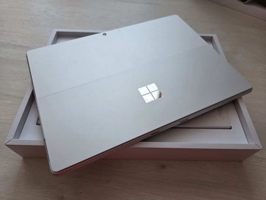 Microsoft Surface Pro 9 – i7, 16GB RAM, 256GB SSD
