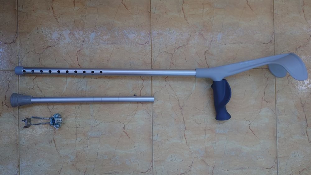 Патерица и за ЗИМНИ  условия  SWEEICO made in SWEDEN  . Бастун  универ