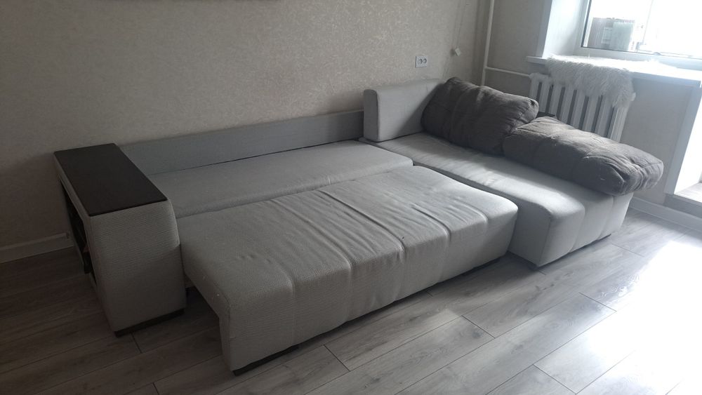 Диван отличный 3х1.8 угловой