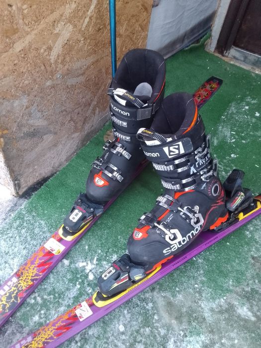 De vînzare set de schiuri  profesionale cu clăpari