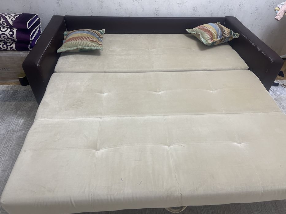 Диван с ортопидический матрасом