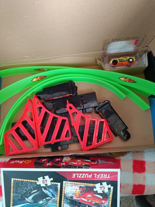 Puzzle Cars 4 în 1+ circuit mașinuță cadou