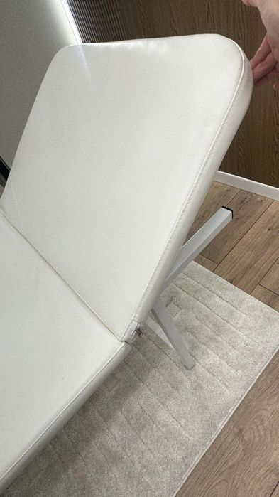 Кушетки для салонов