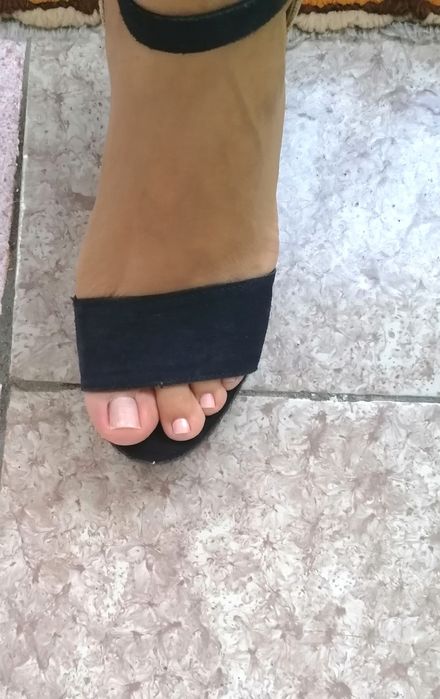 Sandale Oysho cu talpa ortopedica