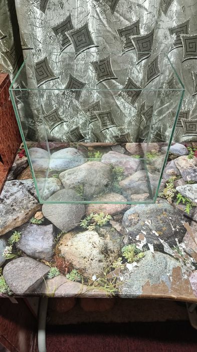 Продам аквариум на 20 литров б/у .