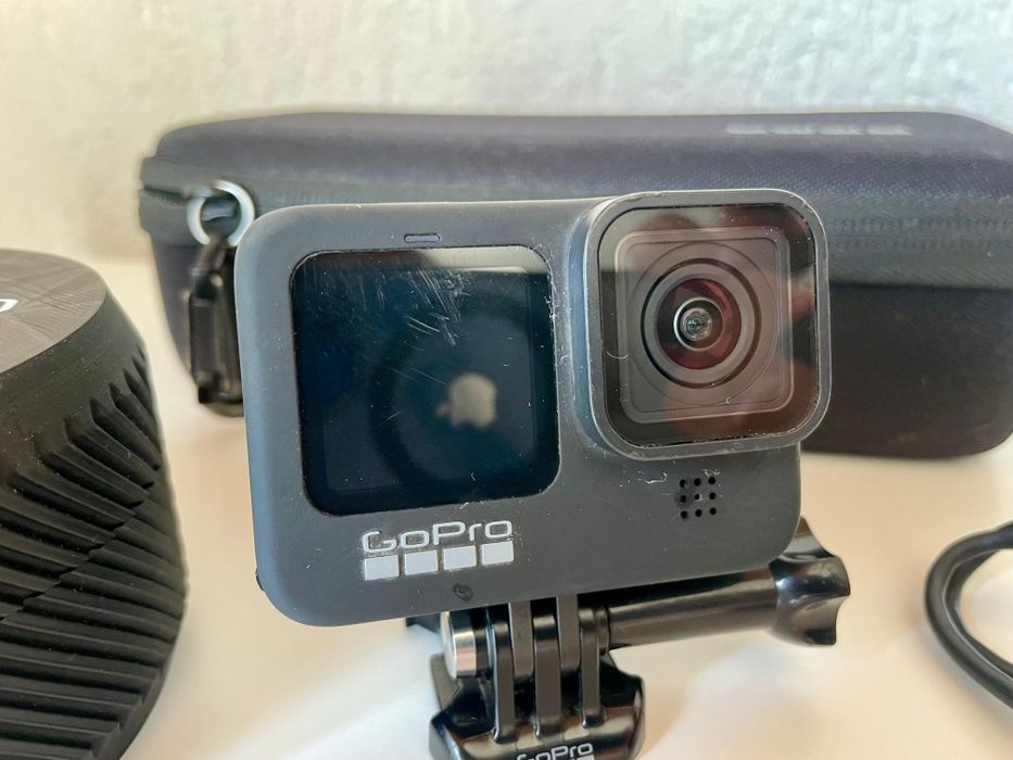 Vând Go Pro Hero 9 black